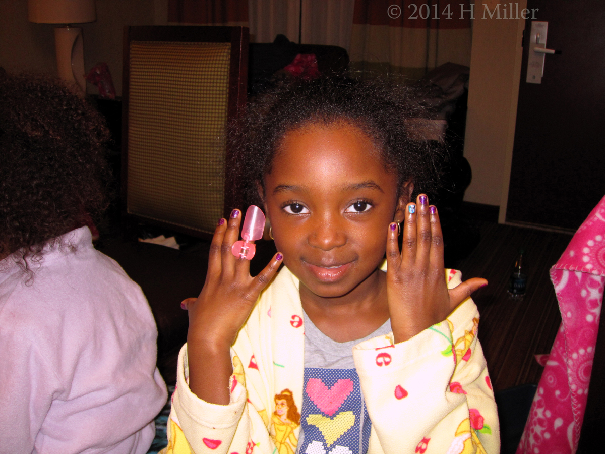 After Her Nail Art Was Done, Nail Protector For The Design After Her Nail Art Was Done, Nail Protector For The Design