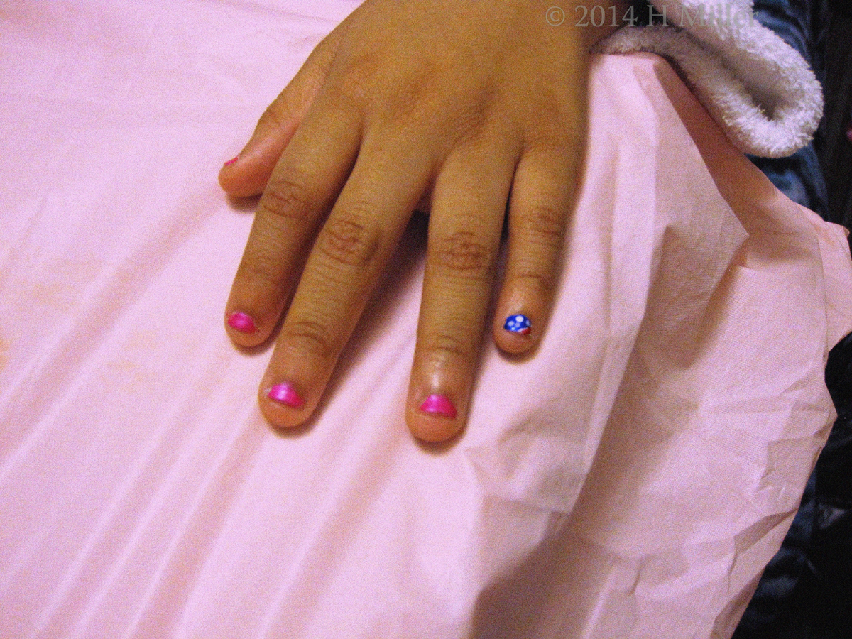 Hot Pink Nail Art With American Flag Designs 
