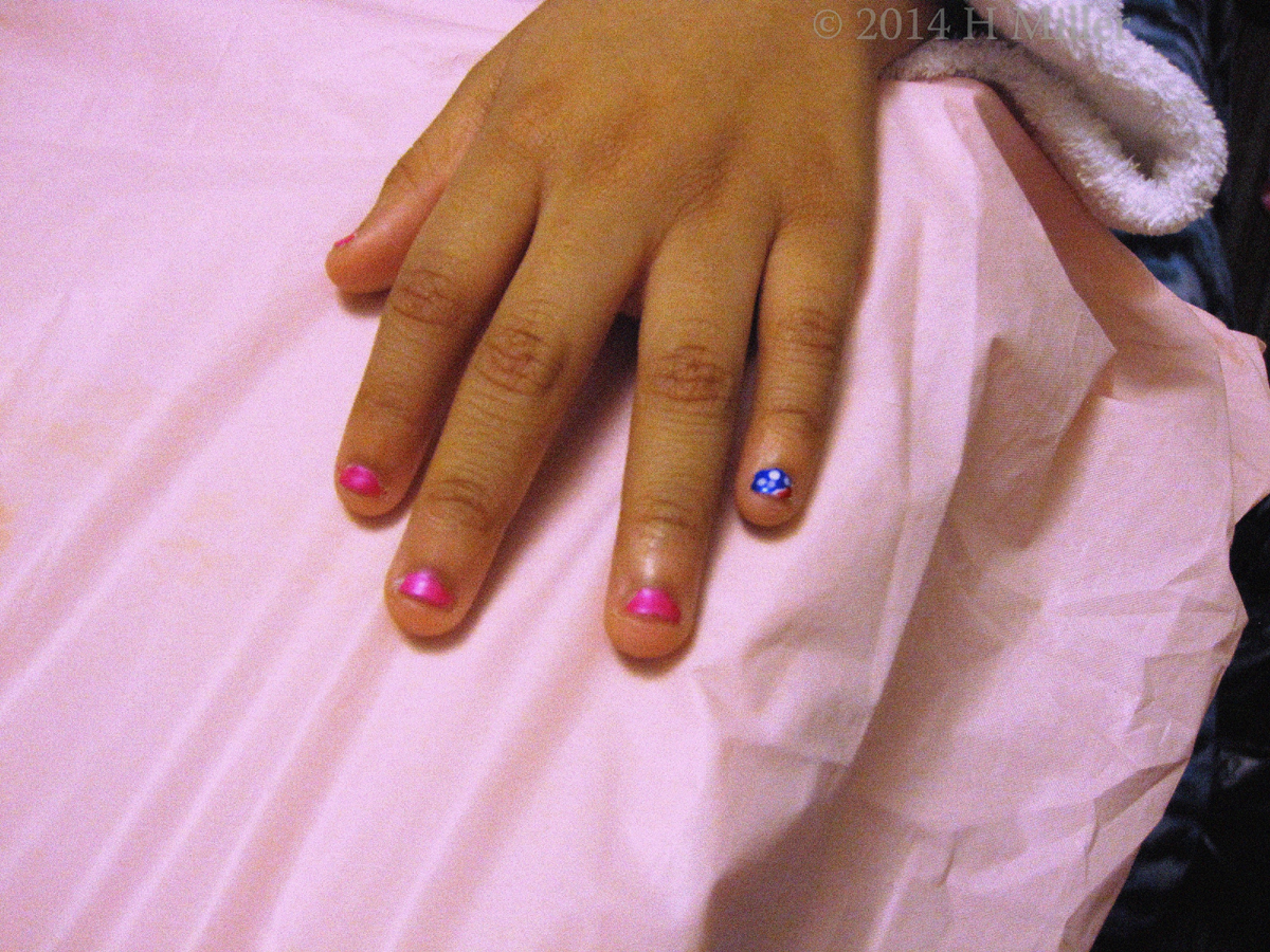 Hot Pink Nail Art With American Flag Designs Hot Pink Nail Art With American Flag Designs