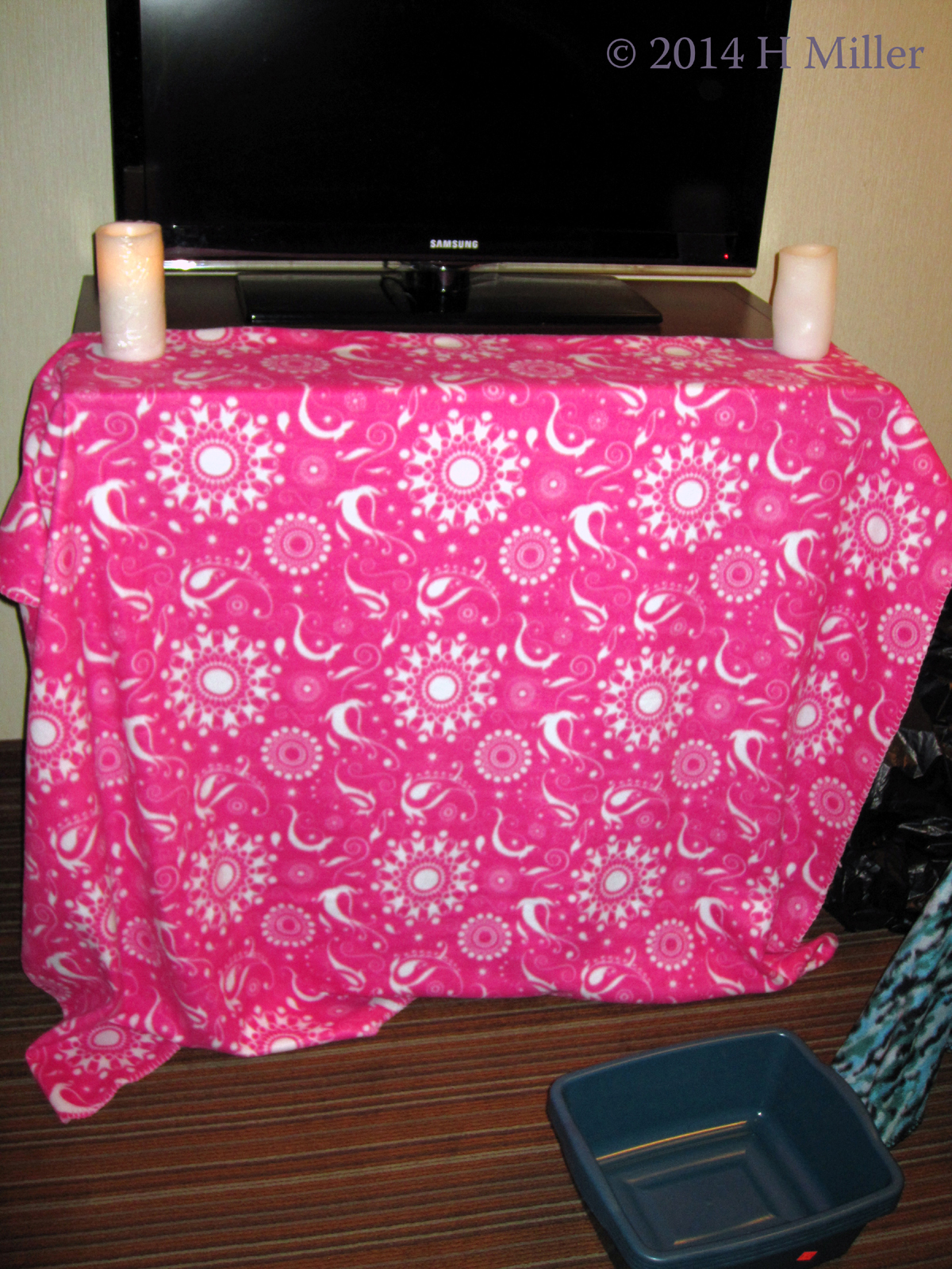 Spa Party Candles And Hot Pink Throws Spa Party Candles And Hot Pink Throws