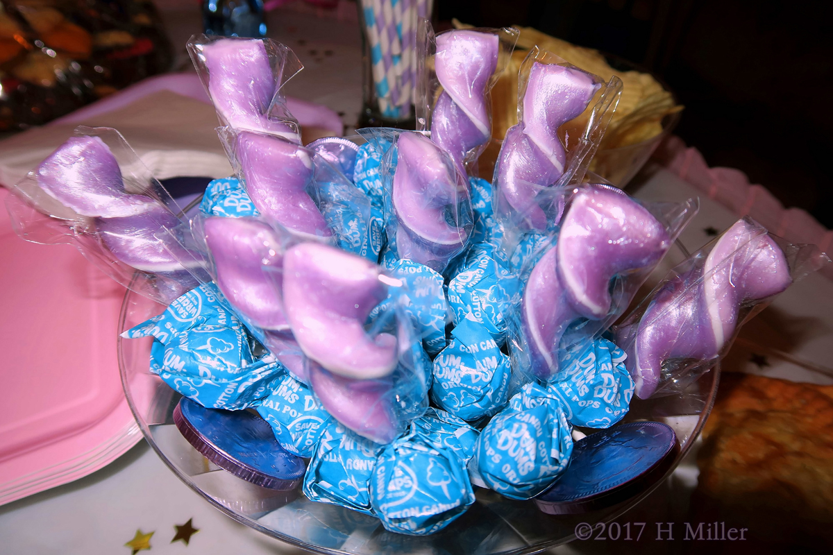 Super Cool Swirled Lollipops For The Girls Spa! 