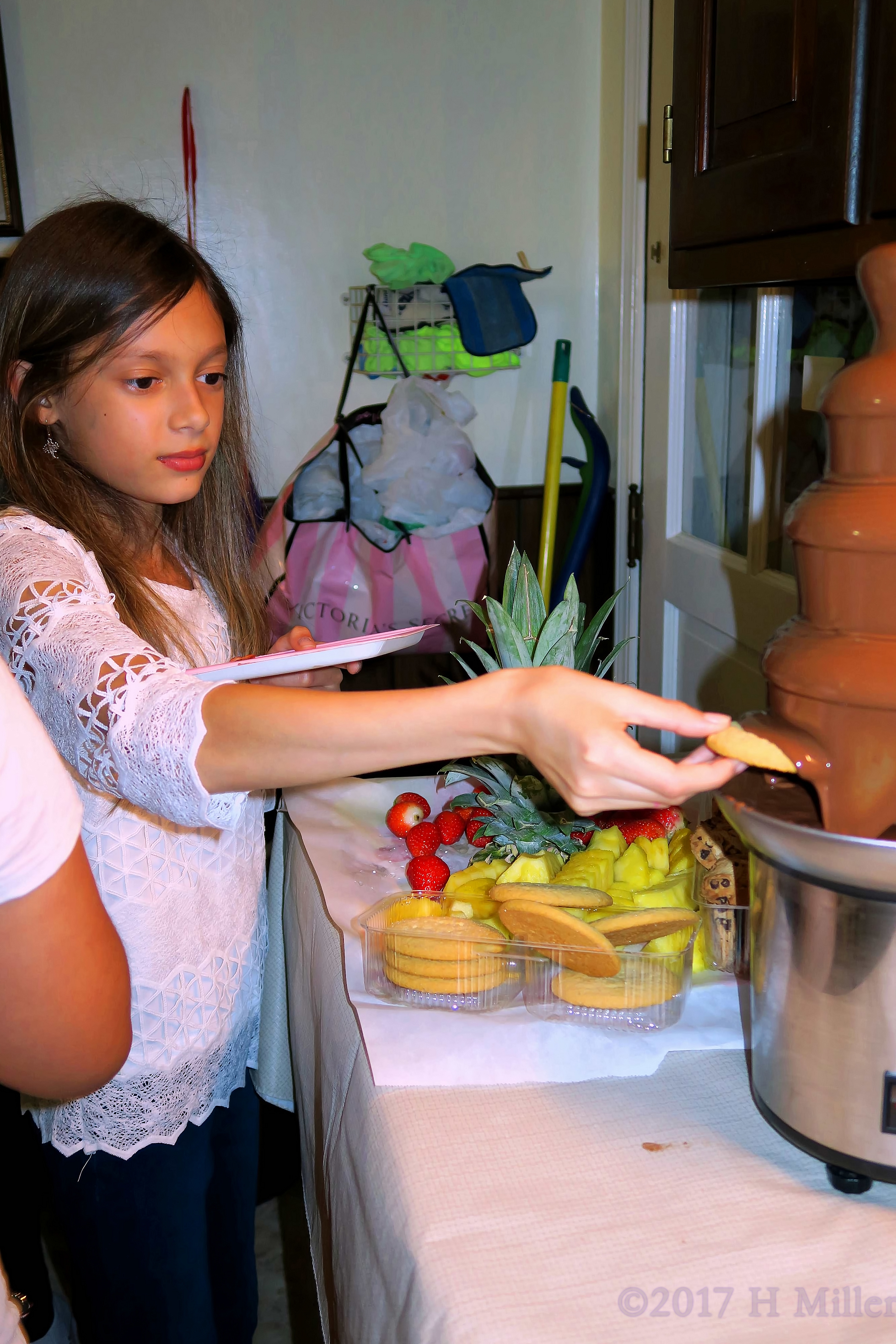 Dipping Chocolate In The Fountain Makes The Kids Spa Even More Fun! Dipping Chocolate In The Fountain Makes The Kids Spa Even More Fun!