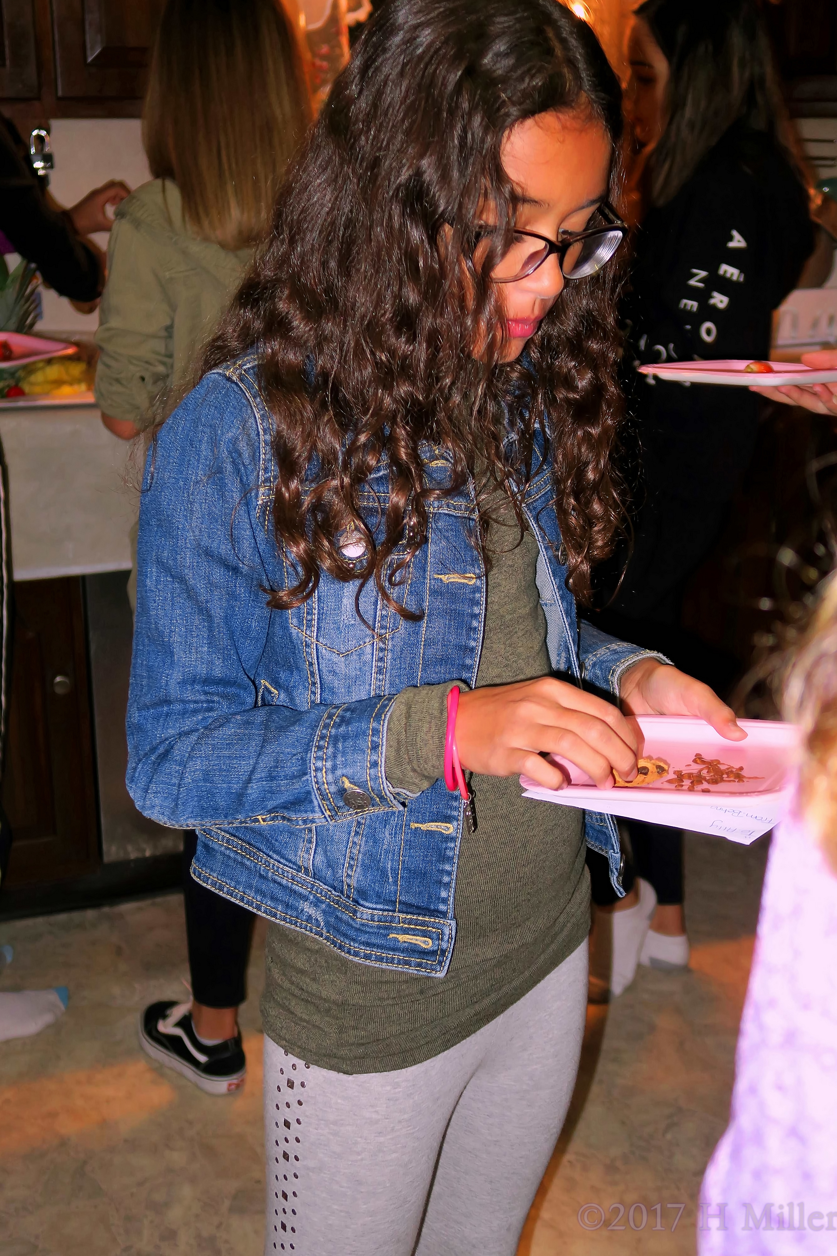 Snacking Before Her Kids Spa Treatments. Snacking Before Her Kids Spa Treatments.