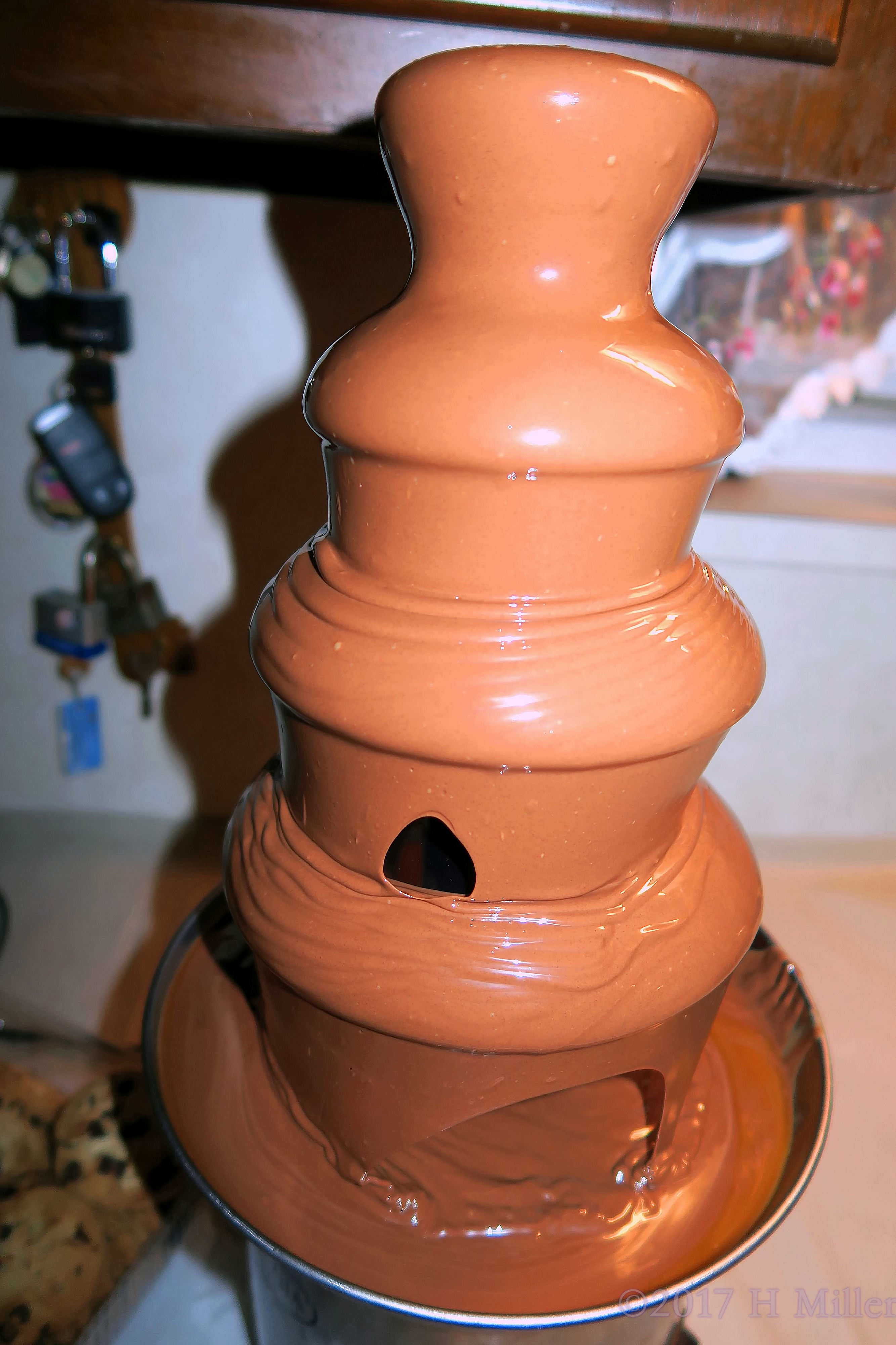 Super Cool Chocolate Fondue Fountain! Super Cool Chocolate Fondue Fountain!