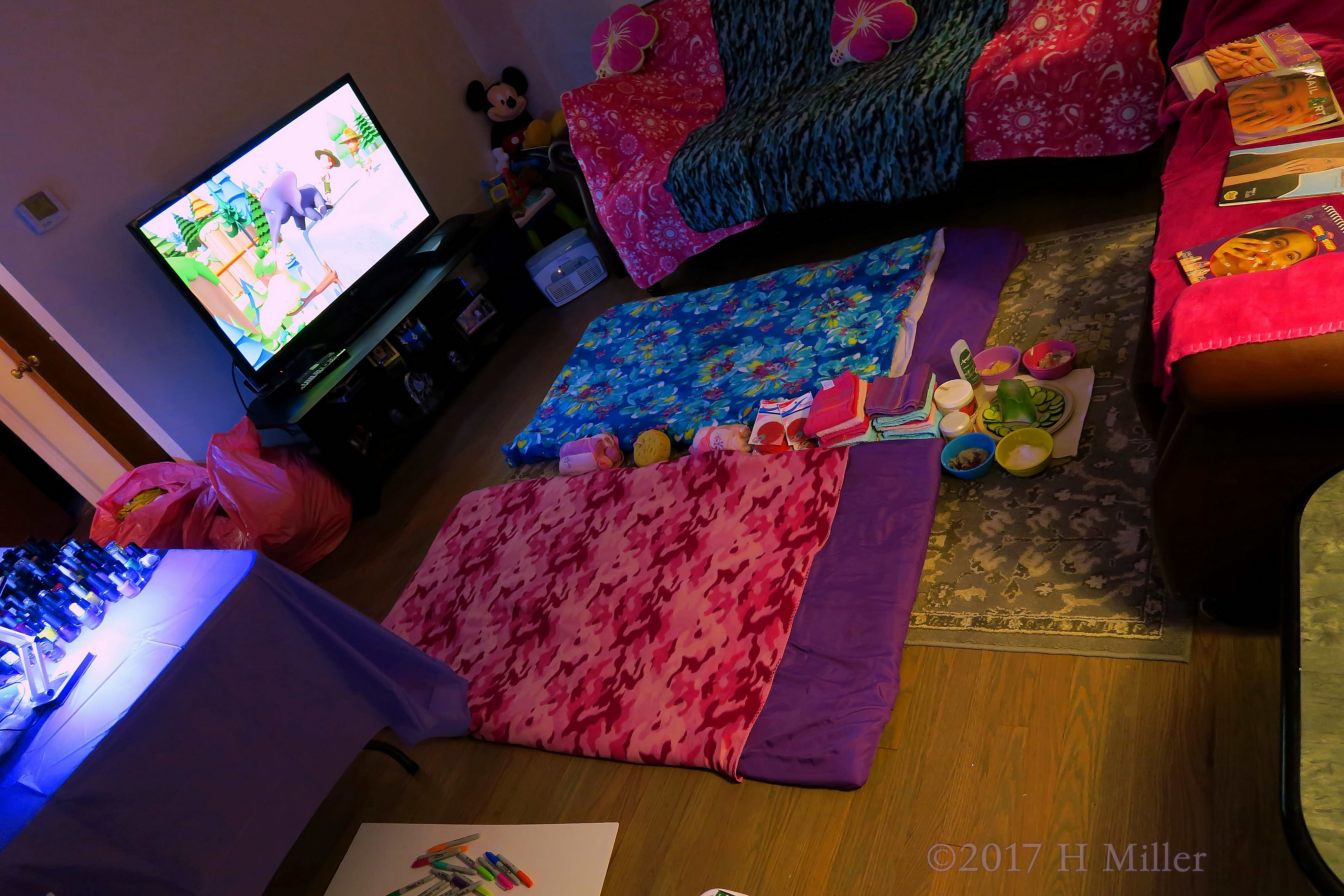 This Girls Spa Offers Kids Facials, Manicures And Pedicures. This Girls Spa Offers Kids Facials, Manicures And Pedicures.