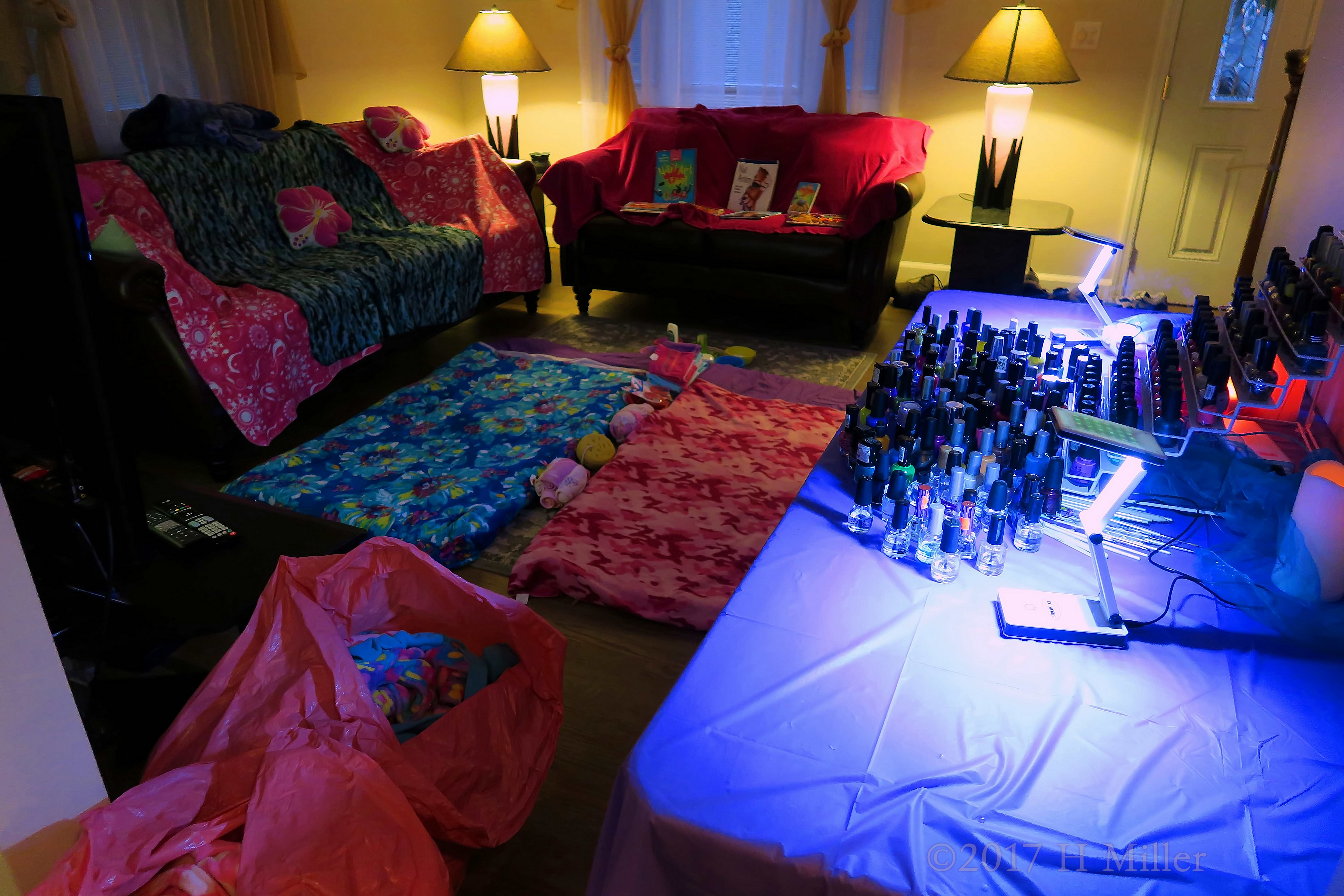 This Kids Spa Is Ready For The Girls To Have Fun! This Kids Spa Is Ready For The Girls To Have Fun!