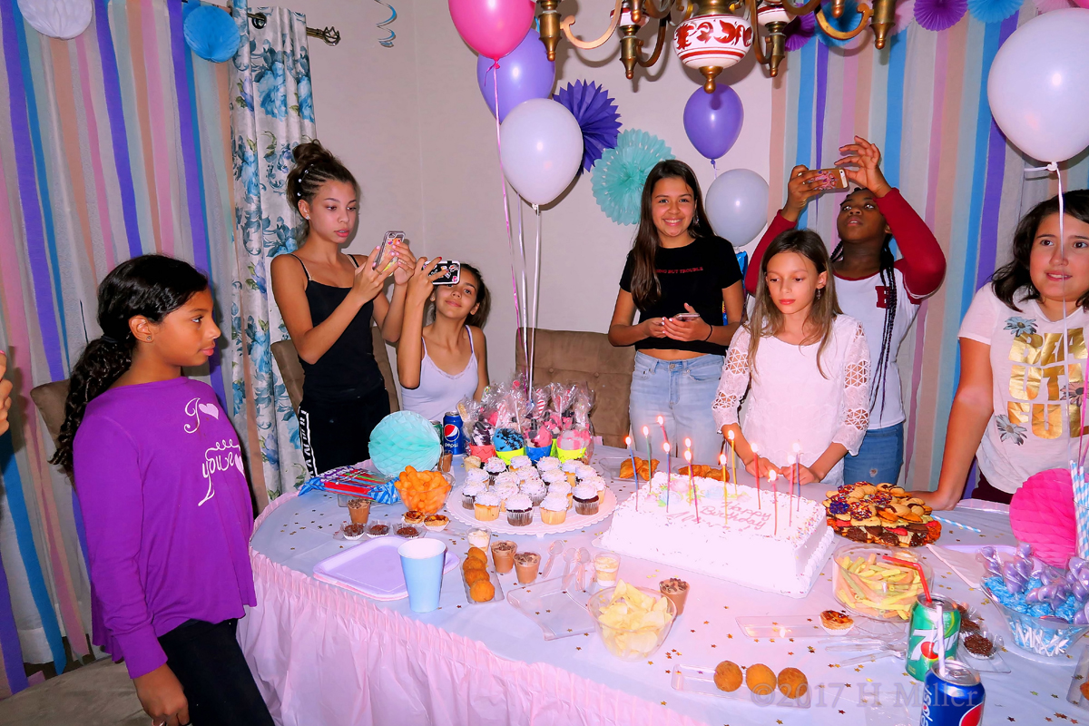 Allison's Birthday Party Is So Much Fun! 