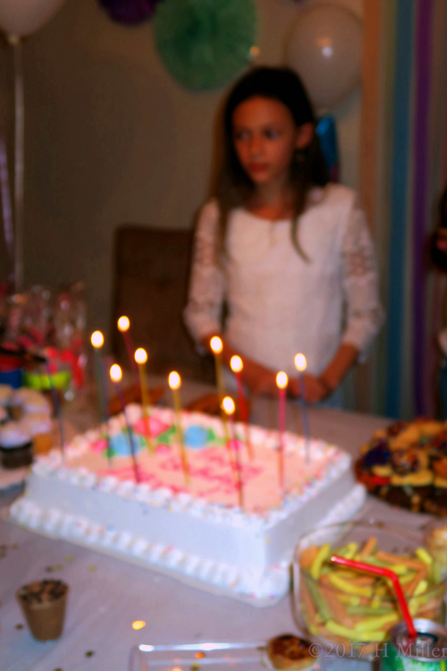 Everyone Sings Happy Birthday To Allison! Everyone Sings Happy Birthday To Allison!