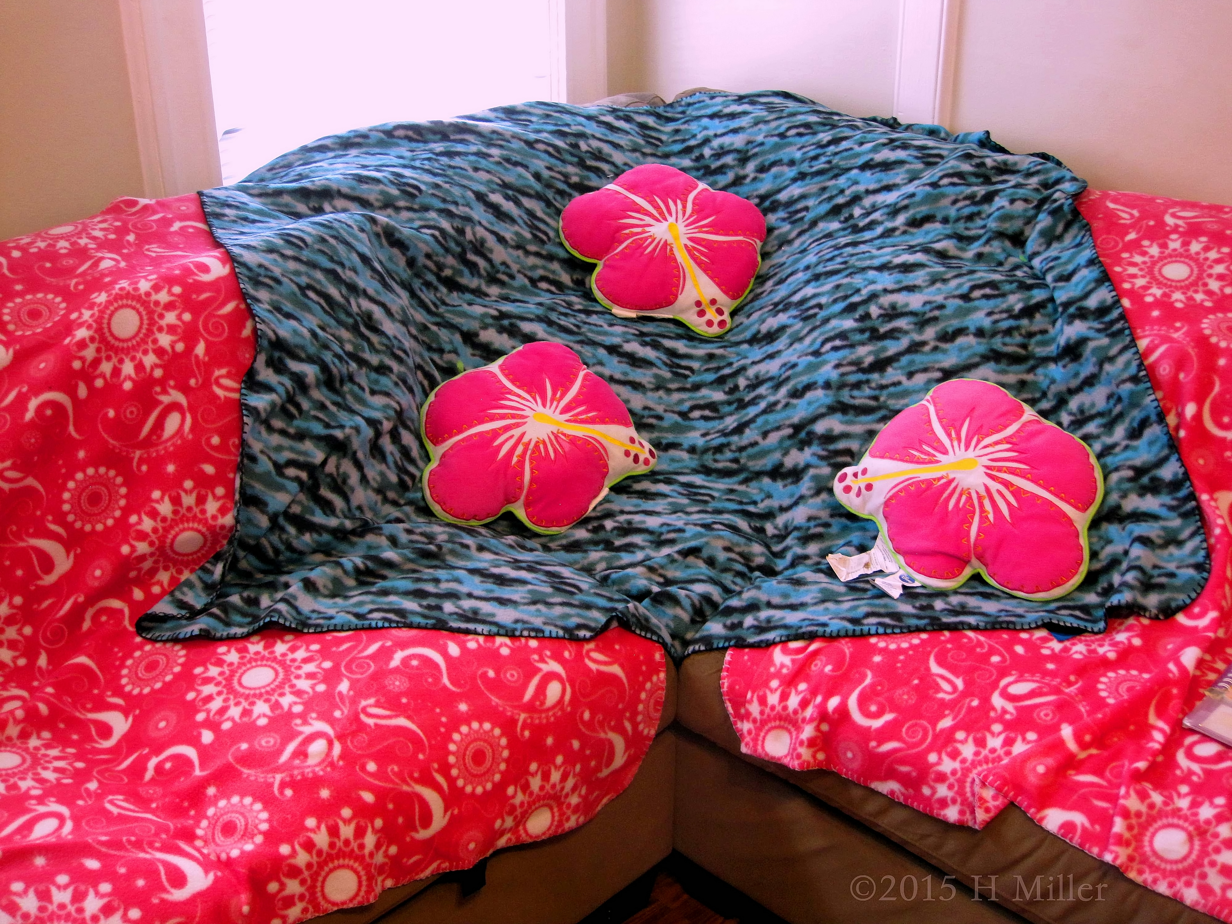 Spa Decor! Pillows And Throws To Transform The Space. Spa Decor! Pillows And Throws To Transform The Space.