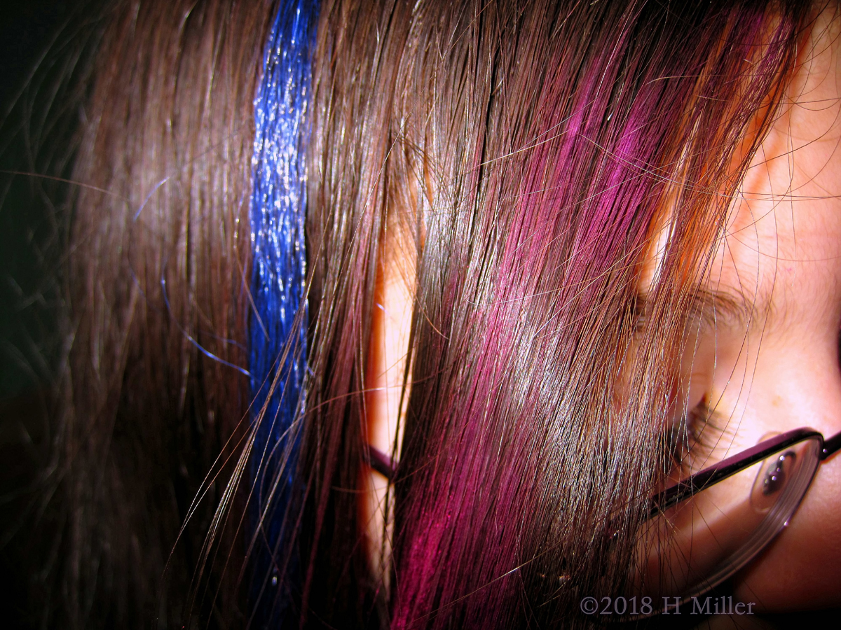 Blue And Pink Contrasting Hair Feathers For Kids Hairstyling! 
