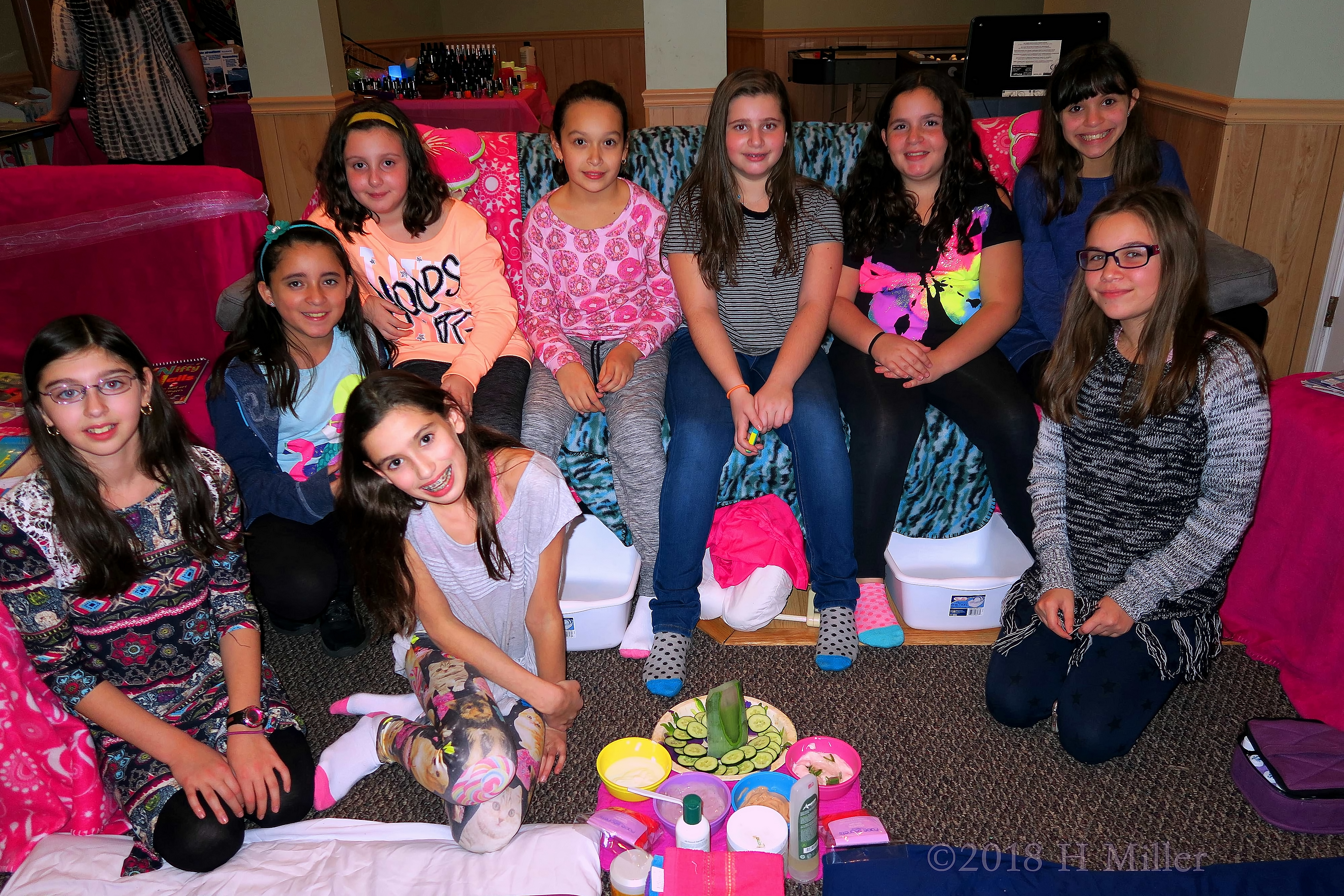 A Group Picture Of Amanda And Her Friends! A Group Picture Of Amanda And Her Friends!