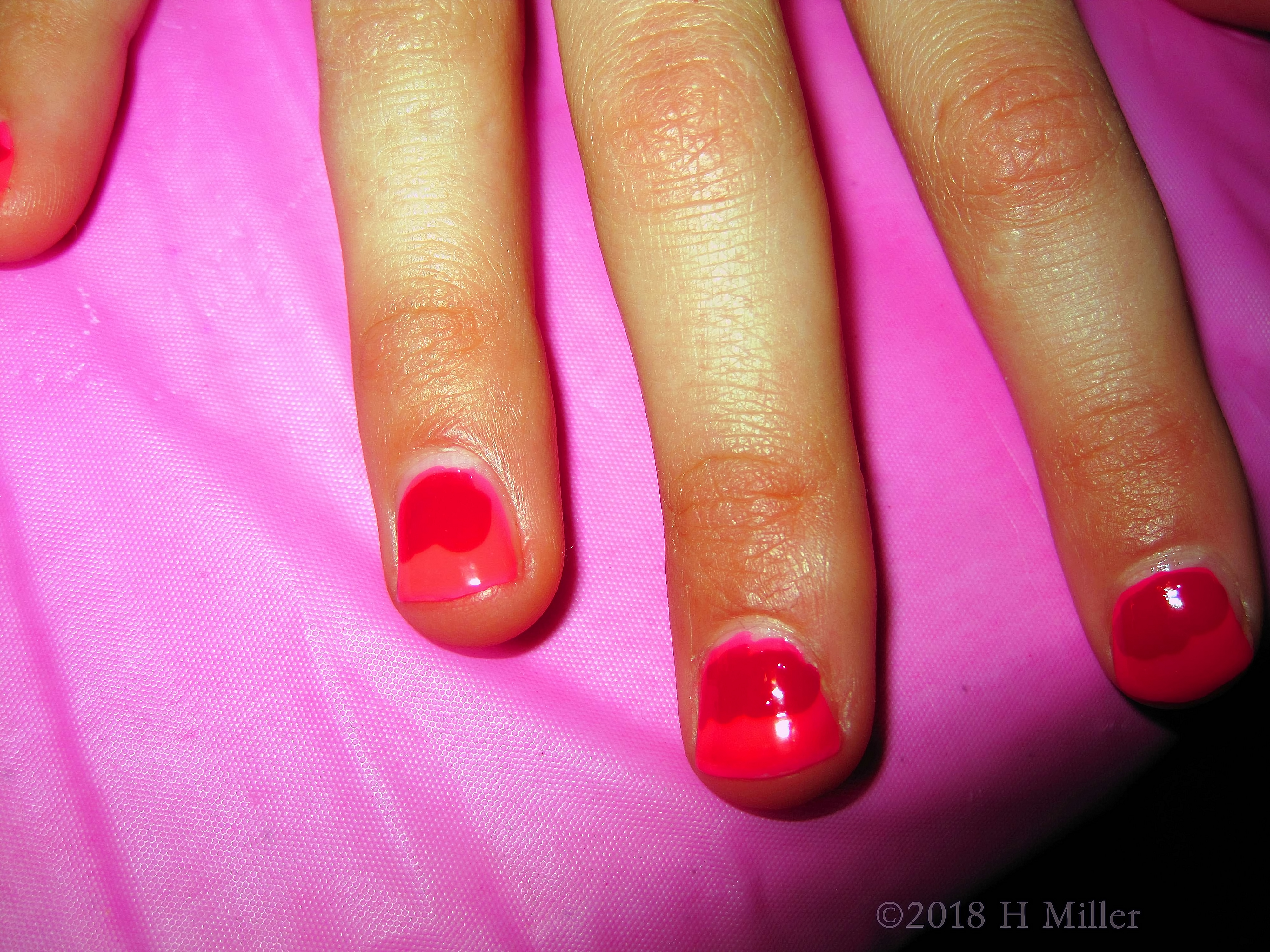 Nail Art Ombre Manicure With Pink And Red Looks Amazing! Nail Art Ombre Manicure With Pink And Red Looks Amazing!