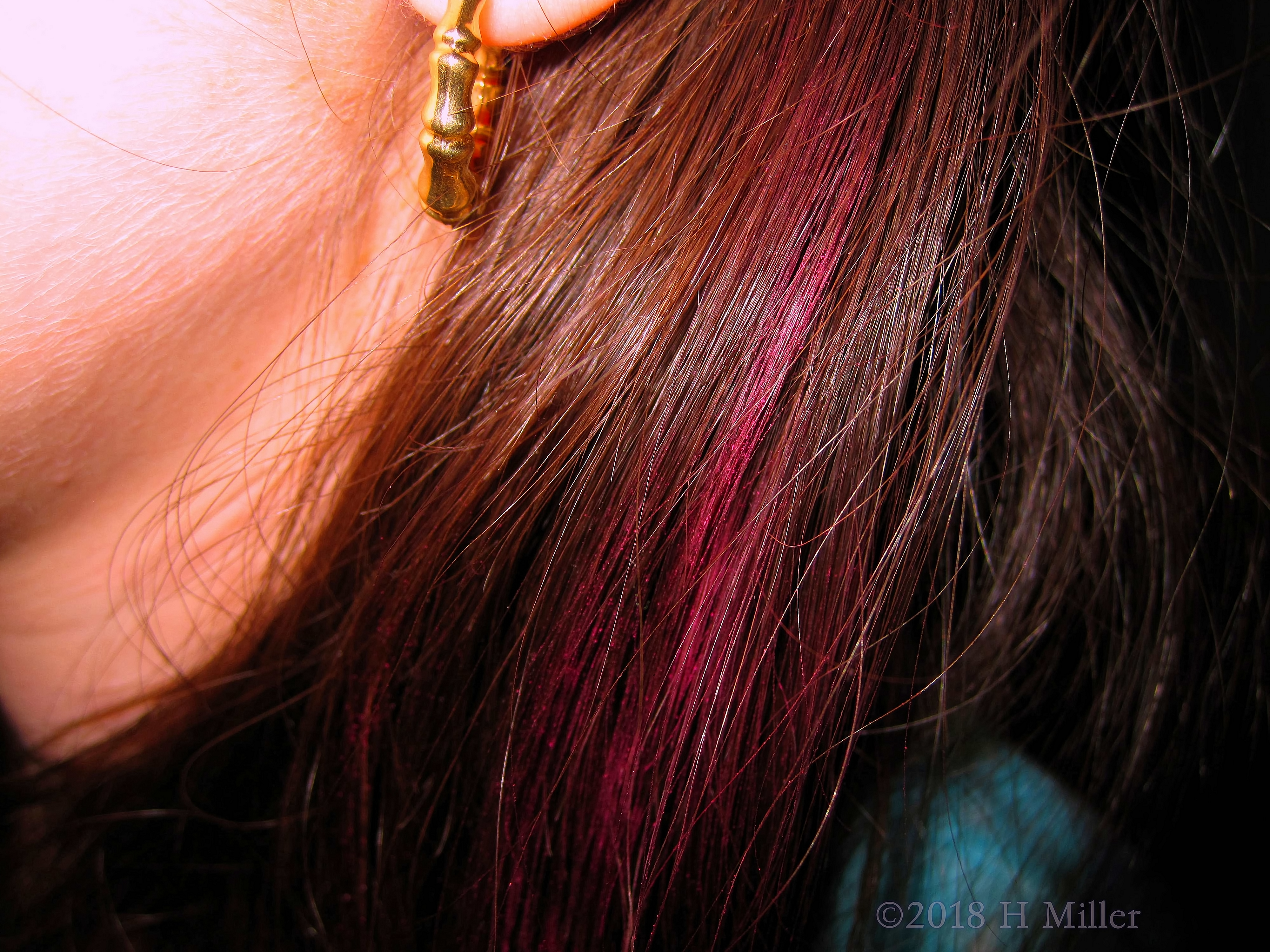 Pinkish Hue Hair Chalk Kids Hairstyle Looks Pretty Cool! Pinkish Hue Hair Chalk Kids Hairstyle Looks Pretty Cool!