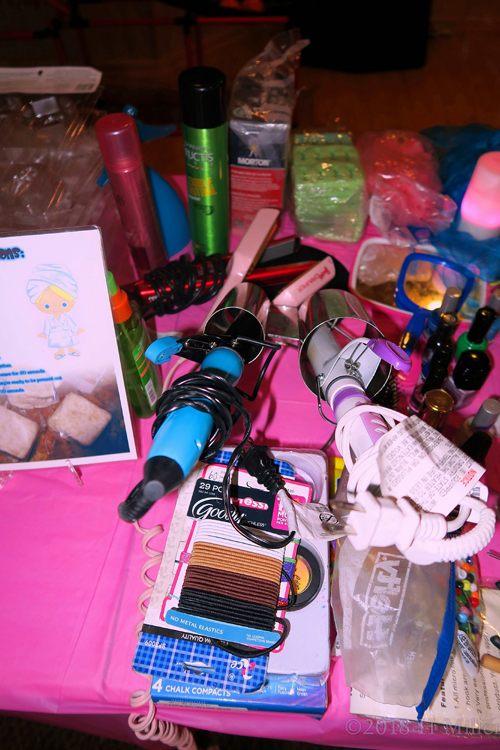 All That's Needed For A Perfect Kids Hairstyling Session! All That's Needed For A Perfect Kids Hairstyling Session!