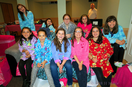 Group Shot Capturing All The People At Amanda's Spa Birthday Party! Group Shot Capturing All The People At Amanda's Spa Birthday Party!