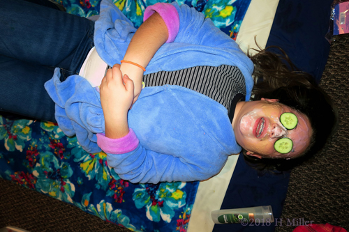 With Cukes Over The Eye And Kids Facial Mask, She Relaxes!