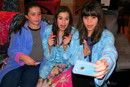 And They Pose For The Picture Perfect! And They Pose For The Picture Perfect!