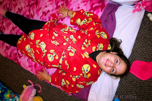 Joyful And Excited For Her Girls Facial Activity! Joyful And Excited For Her Girls Facial Activity!