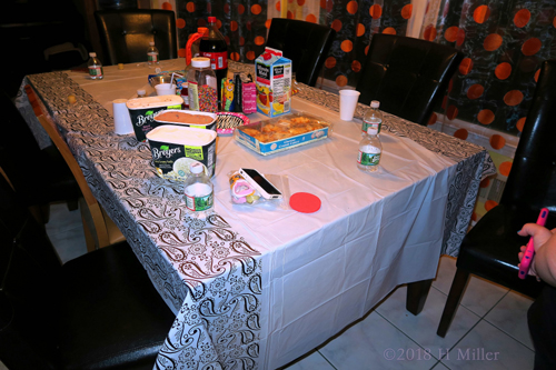 Kids Dining Area At The Spa Party!