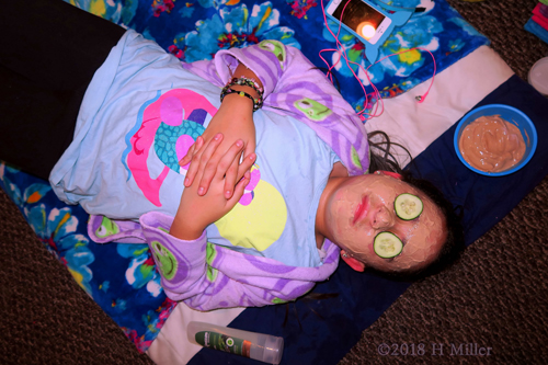 Stress Relief Is What You Get From A Good Facial For Girls! Stress Relief Is What You Get From A Good Facial For Girls!