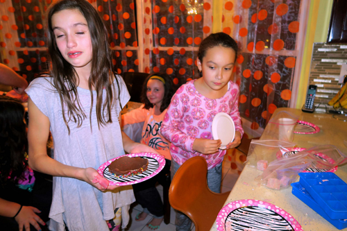 The Girls Take Tasty Chocolate Fo Their Snack! The Girls Take Tasty Chocolate Fo Their Snack!