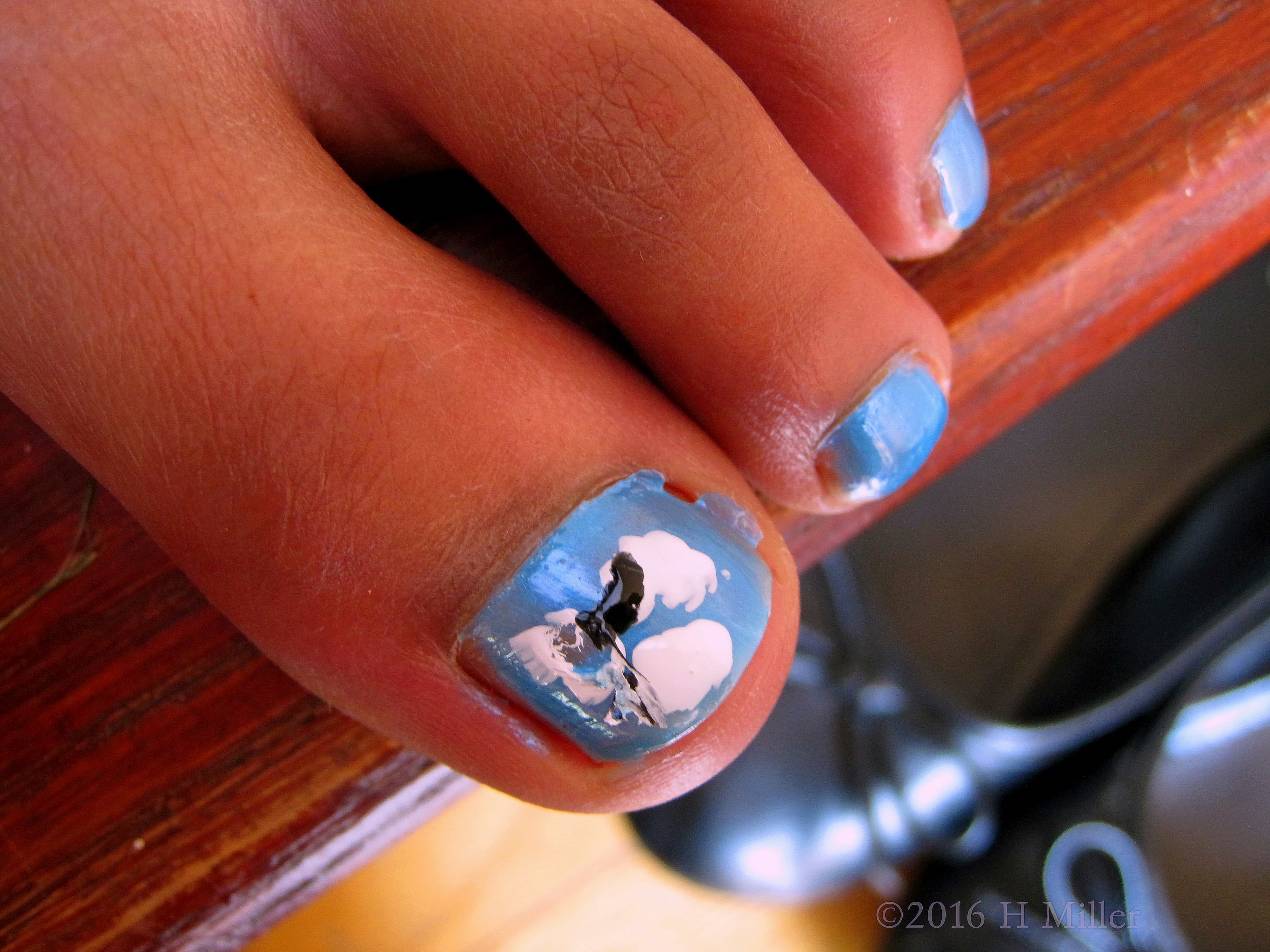 This Kids Pedicure Looks Like Modern Art! This Kids Pedicure Looks Like Modern Art!