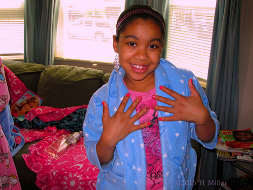 She Loves Her Pink Floral Home Spa Kids Mani She Loves Her Pink Floral Home Spa Kids Mani