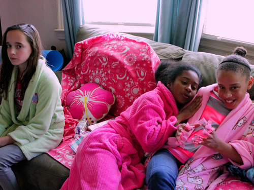 Hanging Out On The Spa Couch After Kids Manis Hanging Out On The Spa Couch After Kids Manis