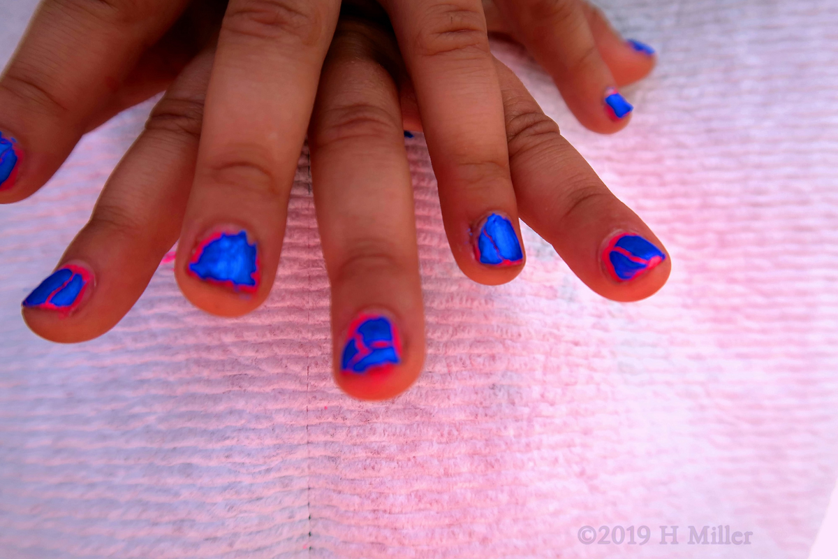Pretty Pink Polish With Neon Blue Shatter For This Girls Manicure! 