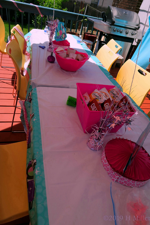 Decorative Blue And White Decor At Snack Station Decorative Blue And White Decor At Snack Station