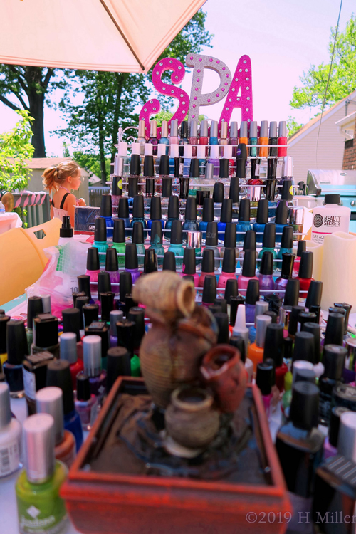 Rainbow Display Of Colors at The Nail Art Statio Rainbow Display Of Colors at The Nail Art Statio