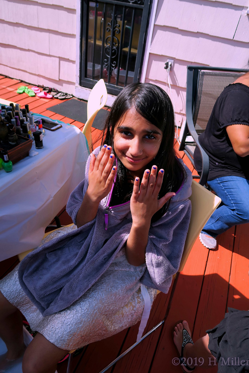 She's Loving Her Girls Mini Manicure. She's Loving Her Girls Mini Manicure.