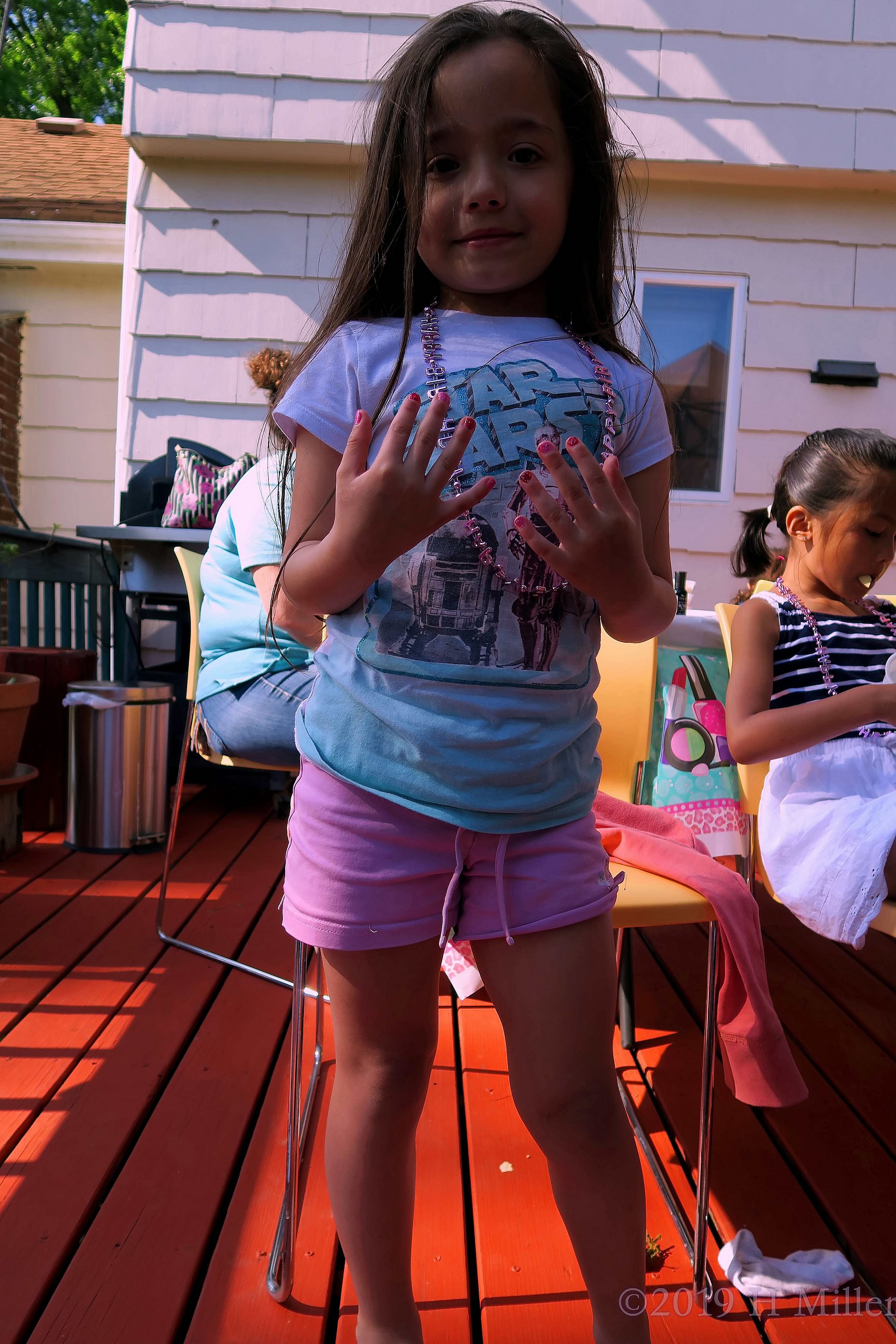 This Party Guest Shows Off Her Girls Manicure This Party Guest Shows Off Her Girls Manicure