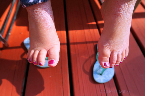 Pretty Pink And Purple Shatter Pedicure For Girls! Pretty Pink And Purple Shatter Pedicure For Girls!