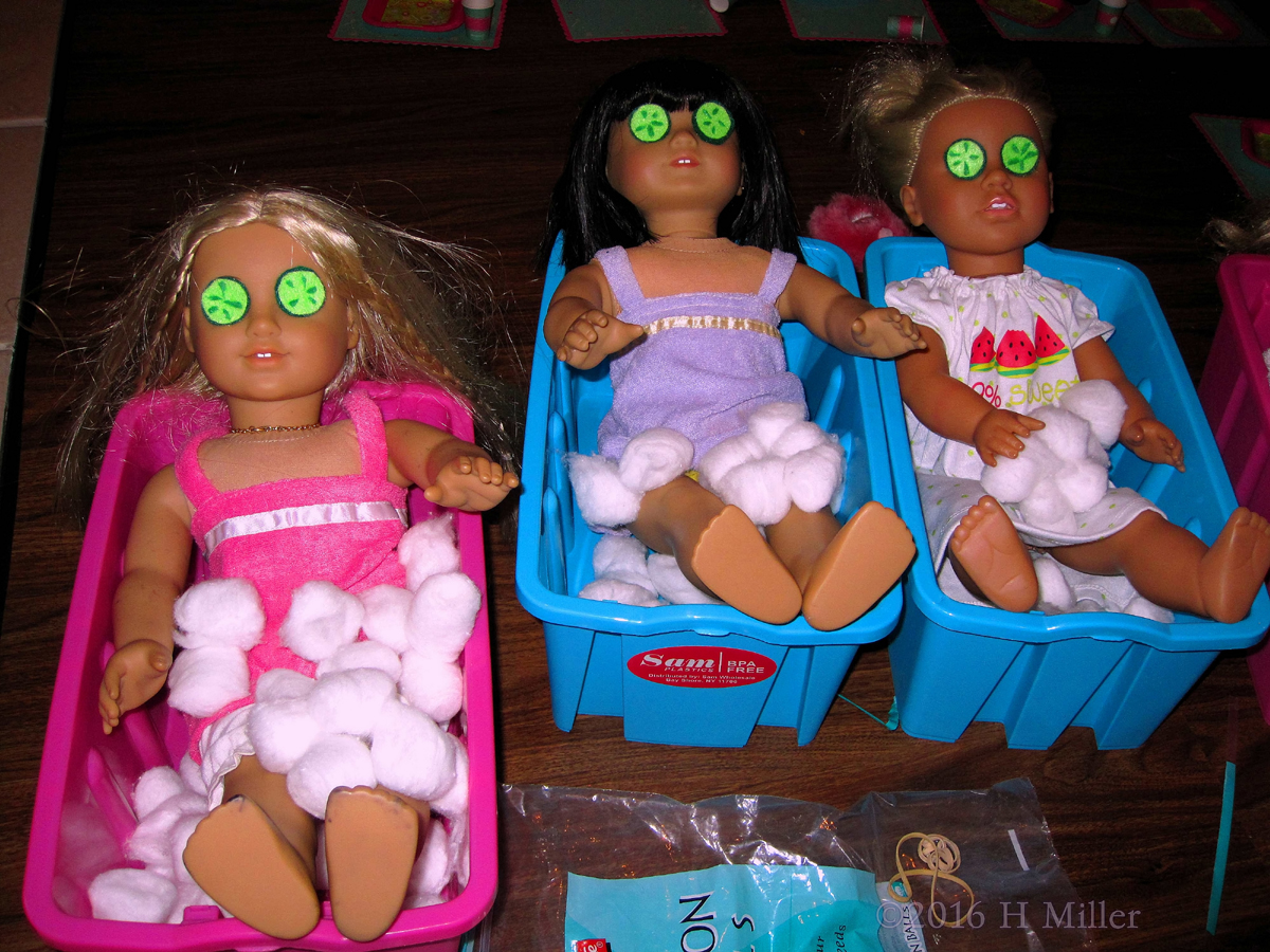 Spa Day For The Girls And The Dolls! 