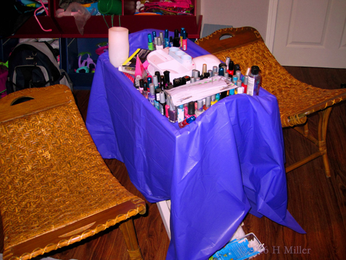 The Manicure Table Is All Set U The Manicure Table Is All Set U