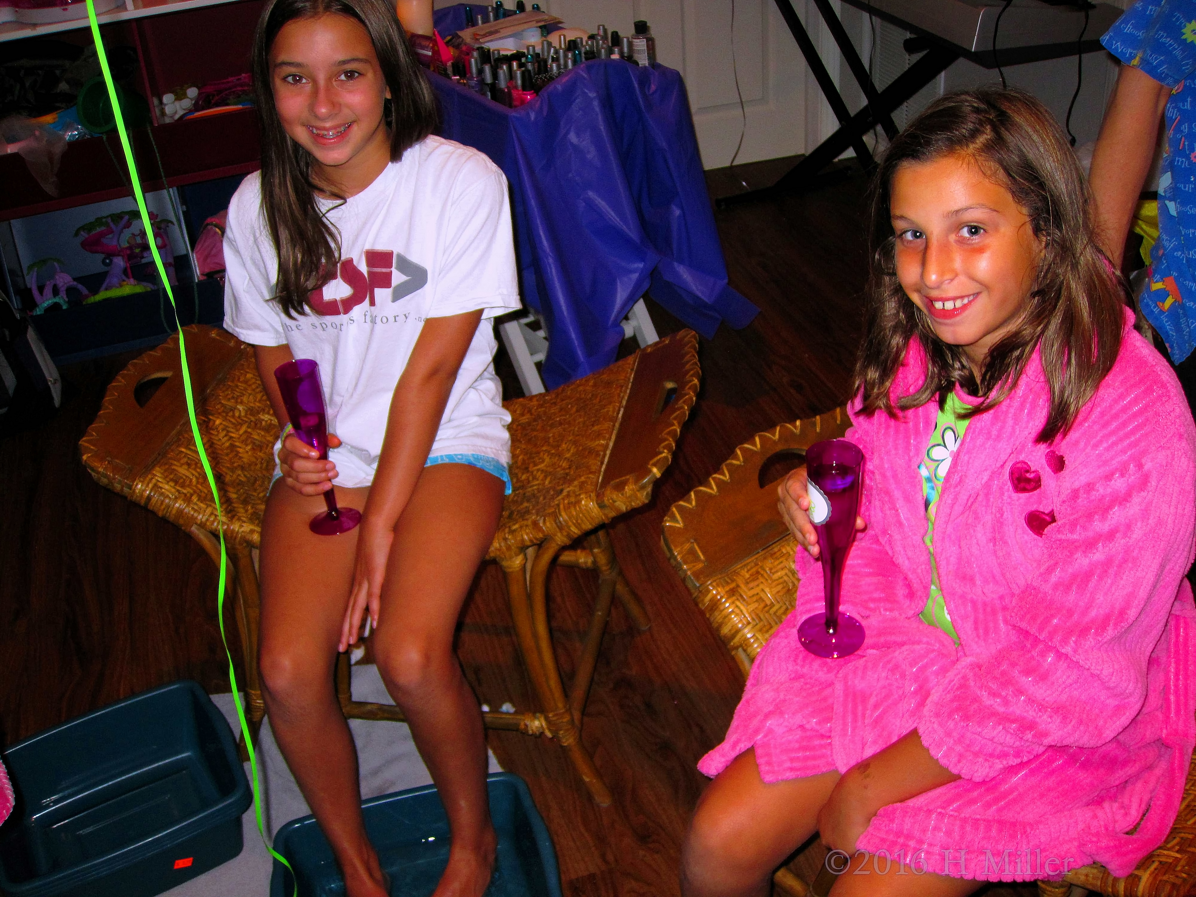 Pretty Drinks During Pedicures Pretty Drinks During Pedicures