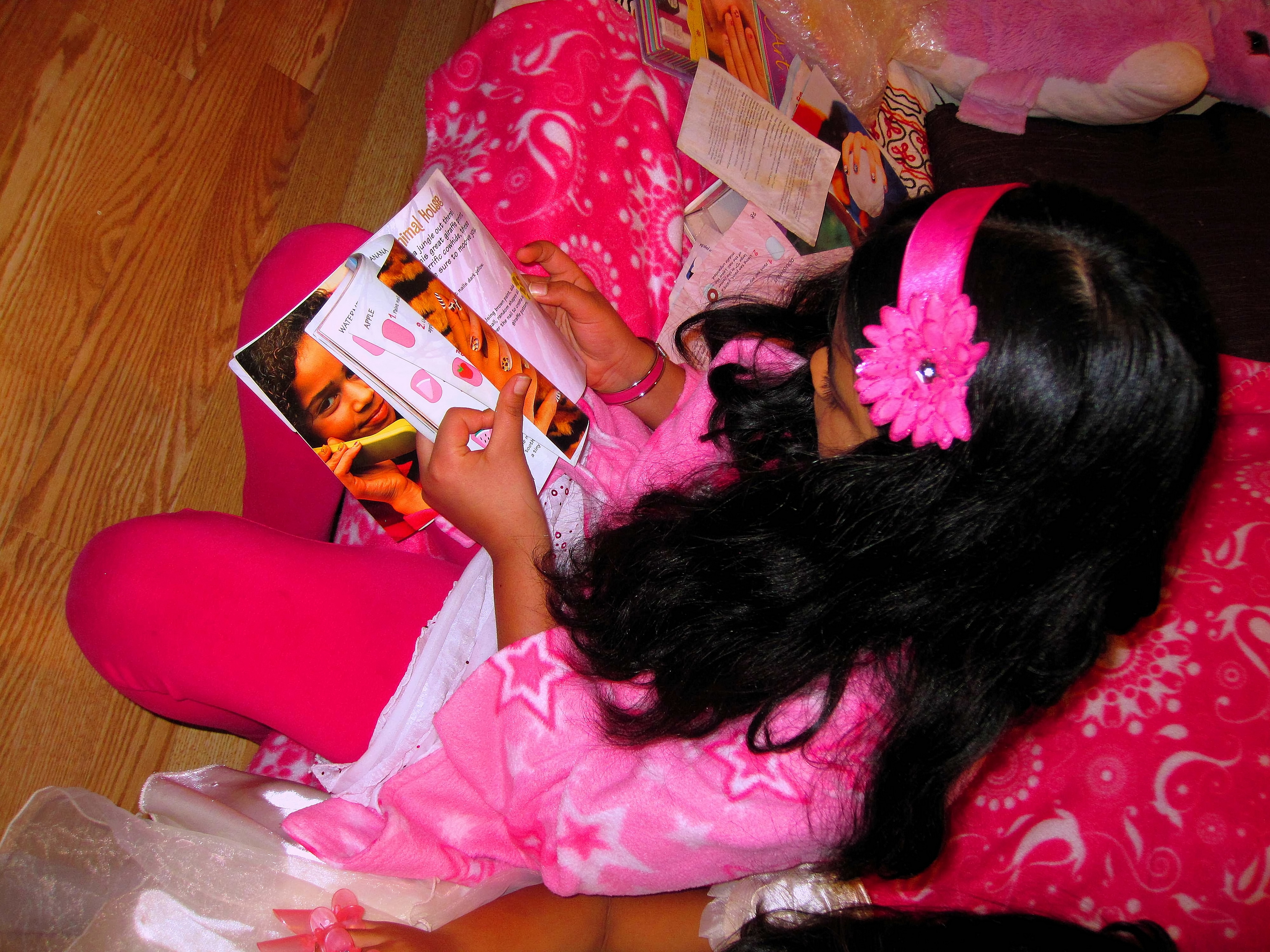 Finding A Mini Mani Design She Loves Finding A Mini Mani Design She Loves