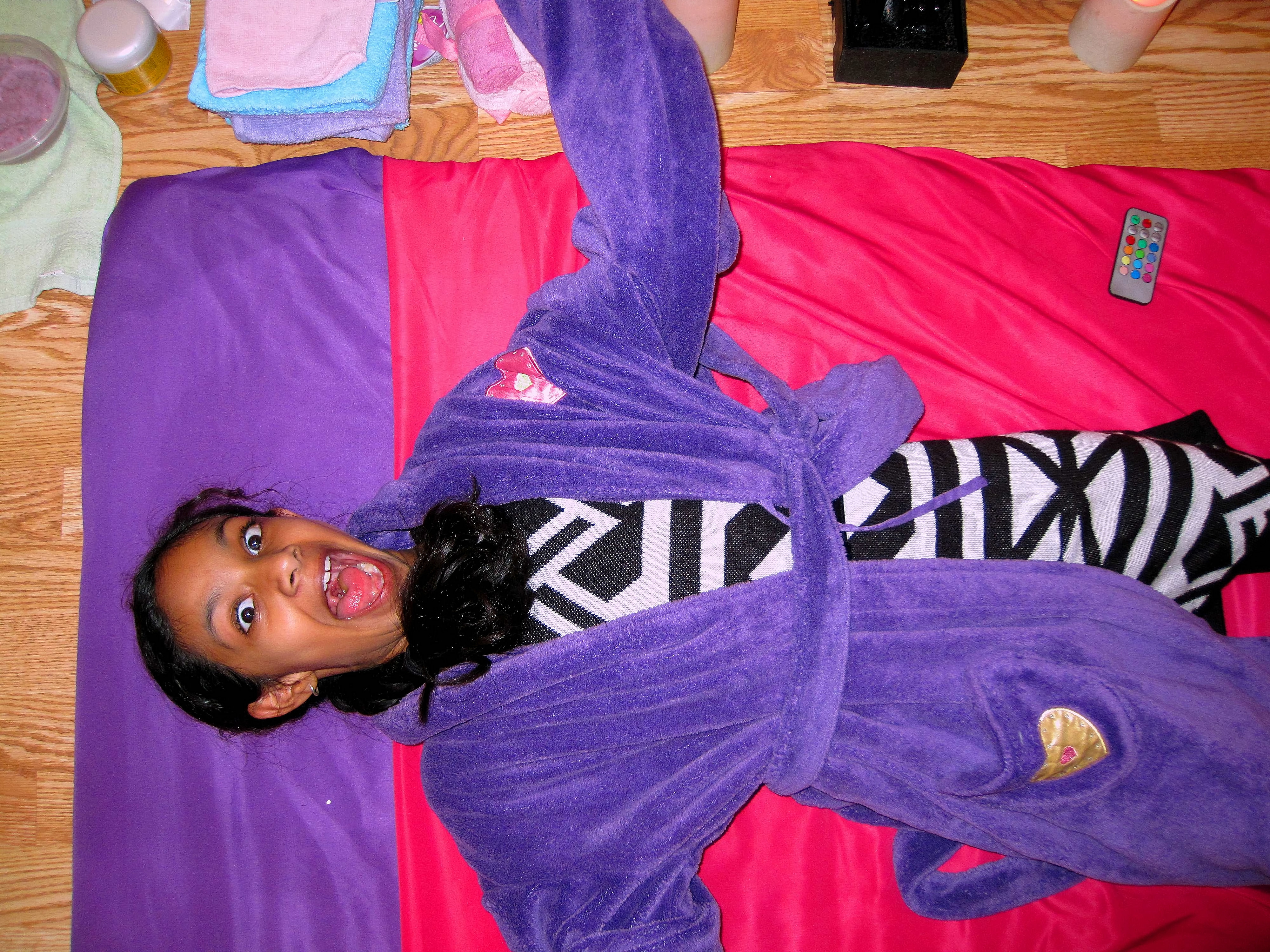 She's Having TONS Of Fun At The Home Kids Spa Party She's Having TONS Of Fun At The Home Kids Spa Party