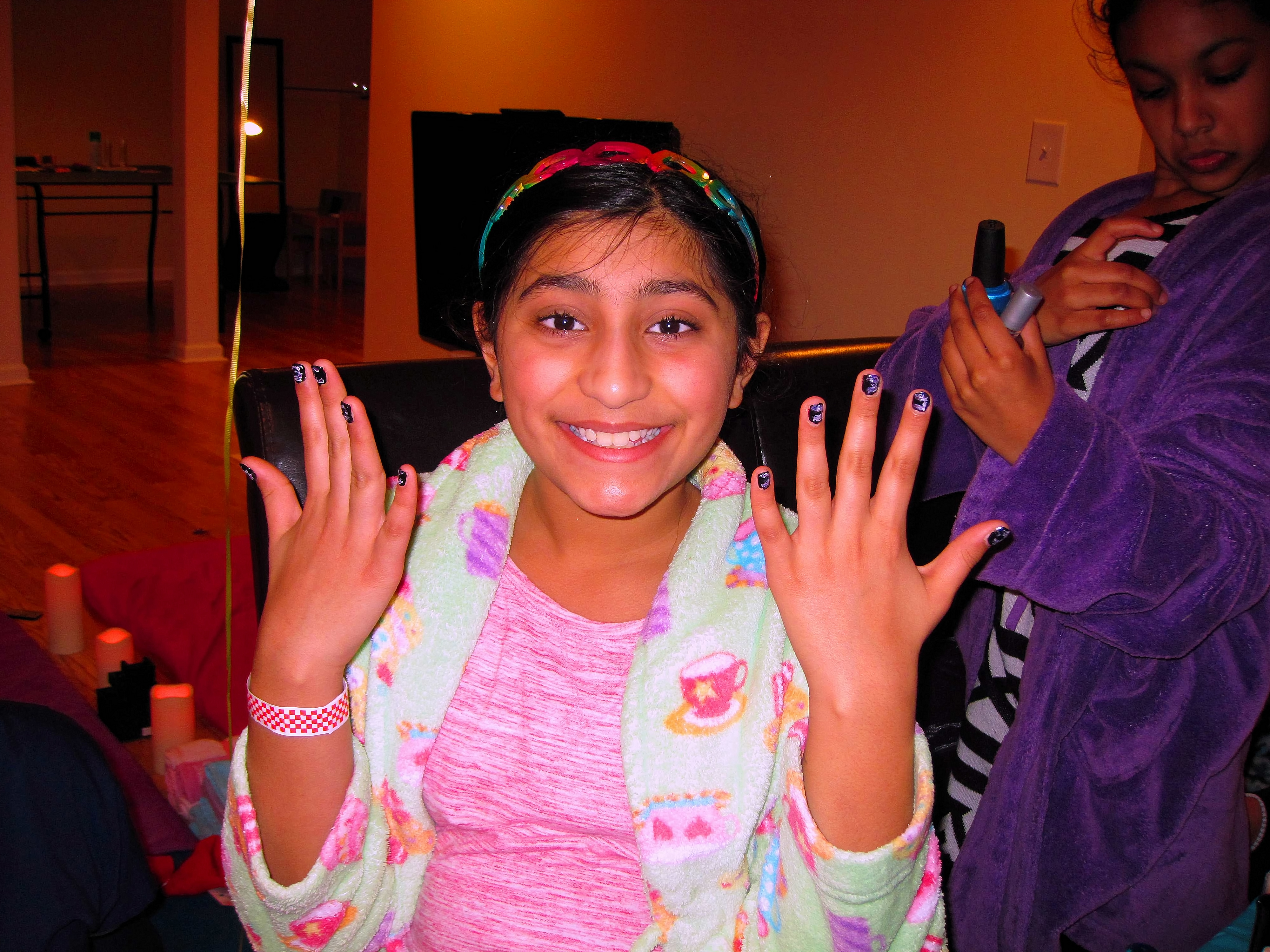 She Loves Her Girls Spa Mini Manicure! She Loves Her Girls Spa Mini Manicure!