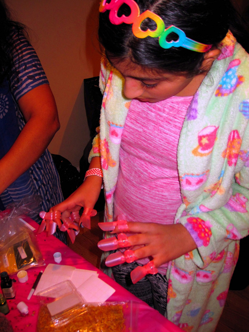 Doing Spa Crafts After Mini Manicures Doing Spa Crafts After Mini Manicures