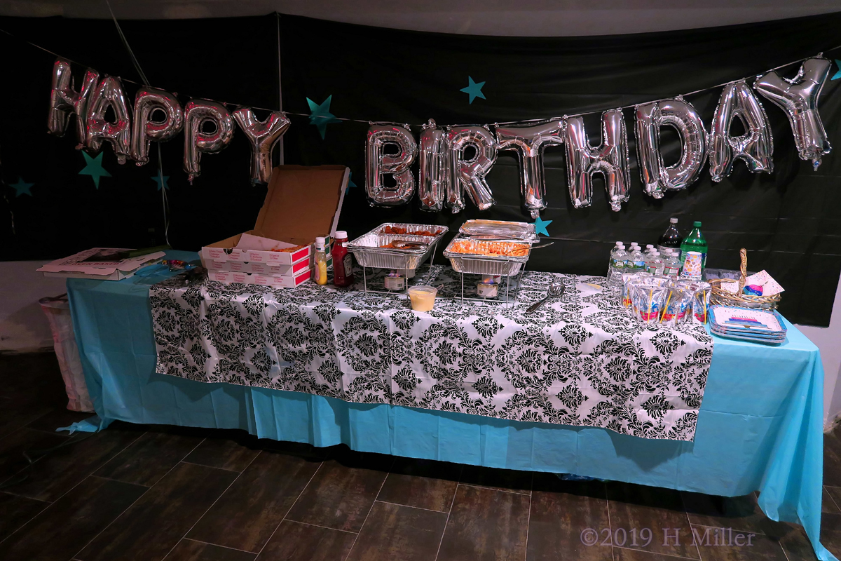 Birthday Banners And Damask Tablecloths! Spa Party Decorations! 