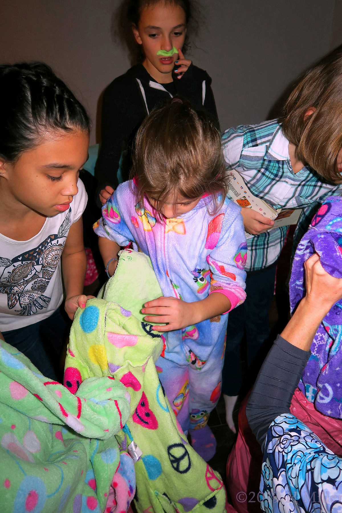 Soft Selections! Party Guests Choose Spa Kids Robe! 