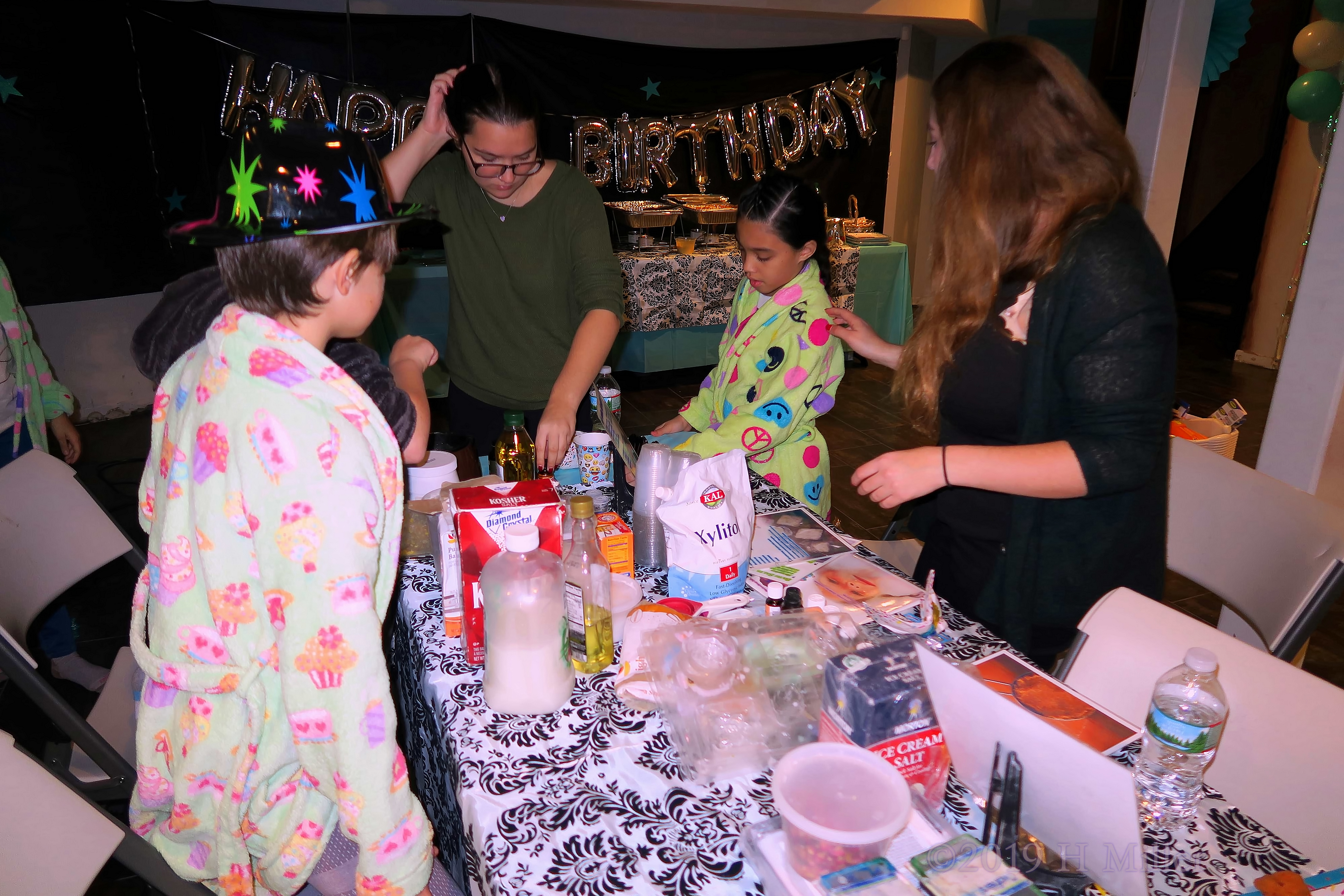 Crafting Salt Crystals! Party Guest Makes A Kids Craft! Crafting Salt Crystals! Party Guest Makes A Kids Craft!