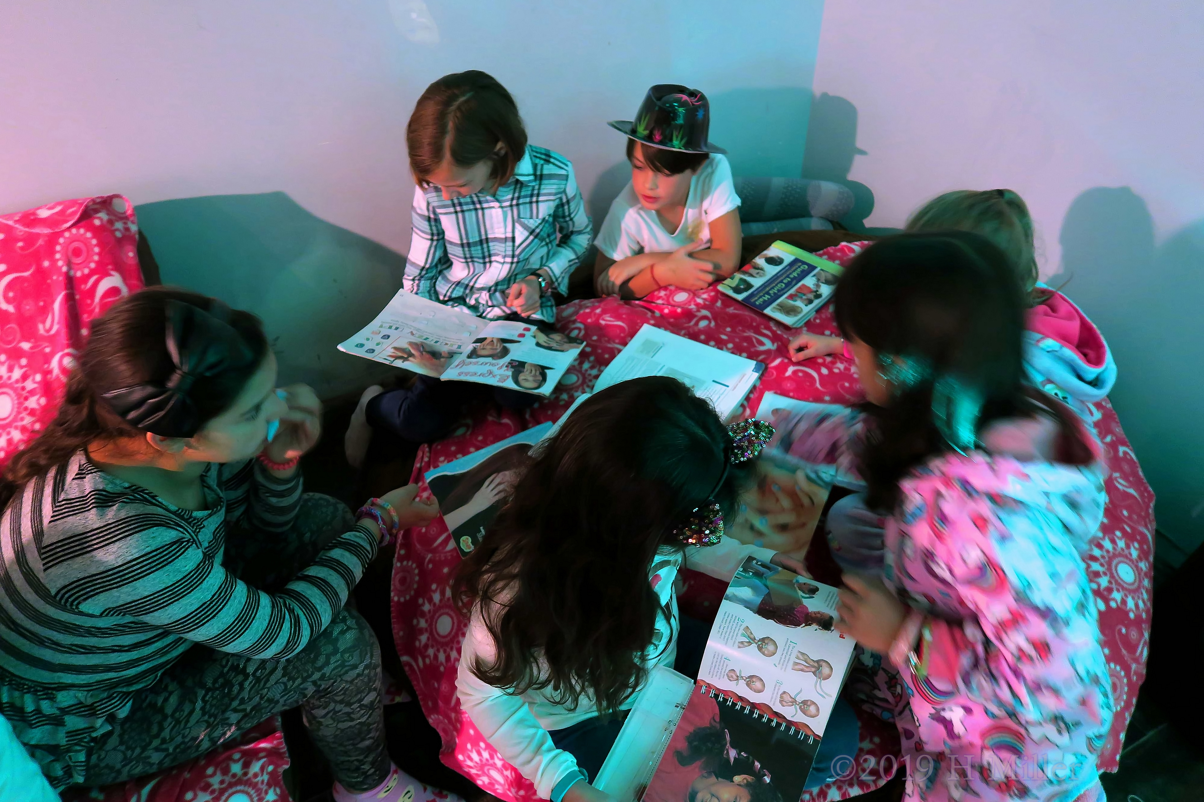 Flipping Books For Nail Art! Party Guests Pick Designs For Kids Mini Mani! Flipping Books For Nail Art! Party Guests Pick Designs For Kids Mini Mani!