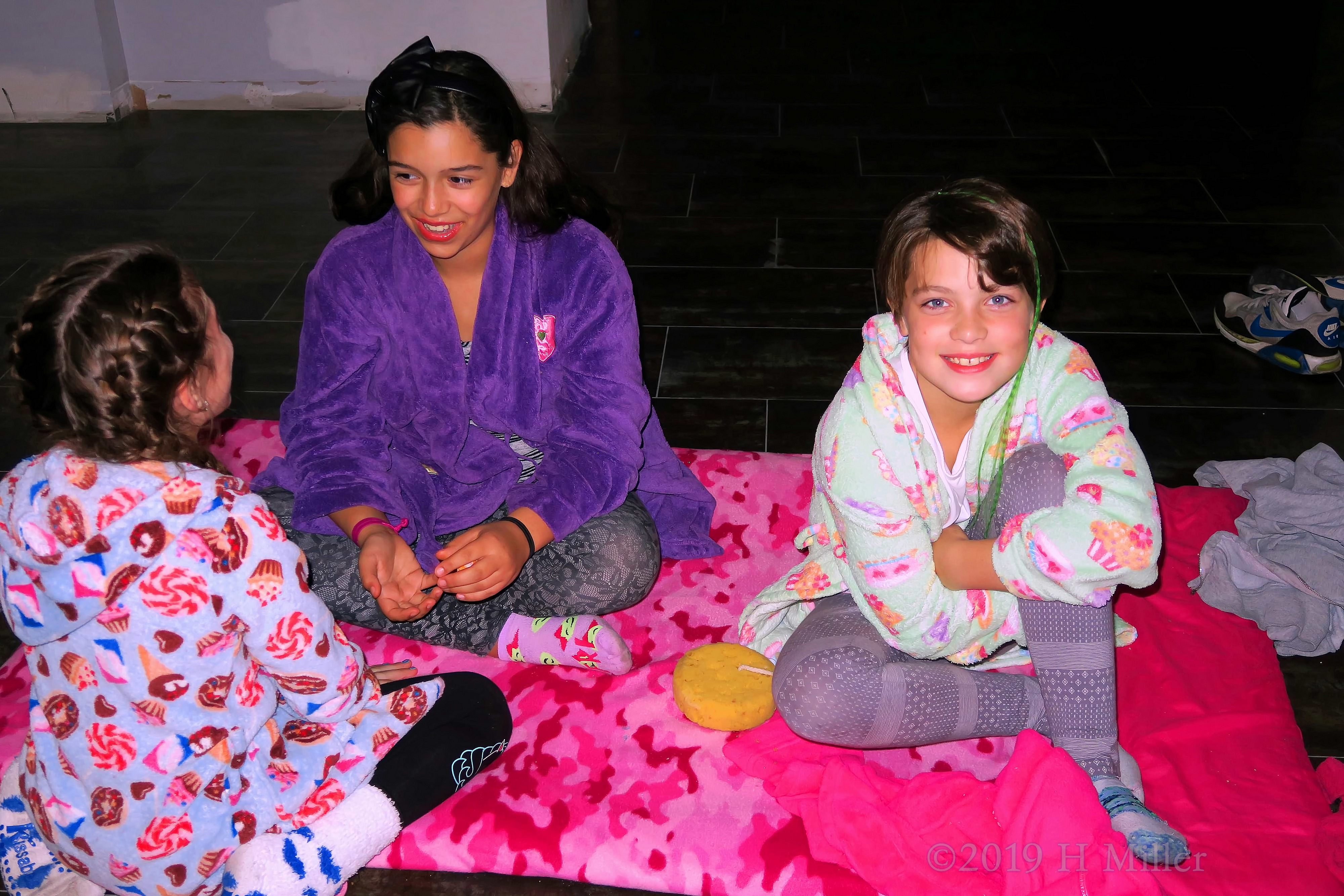 Giggling Girls! Group Hangs Out During The Spa Party! 4 Giggling Girls! Group Hangs Out During The Spa Party! 4