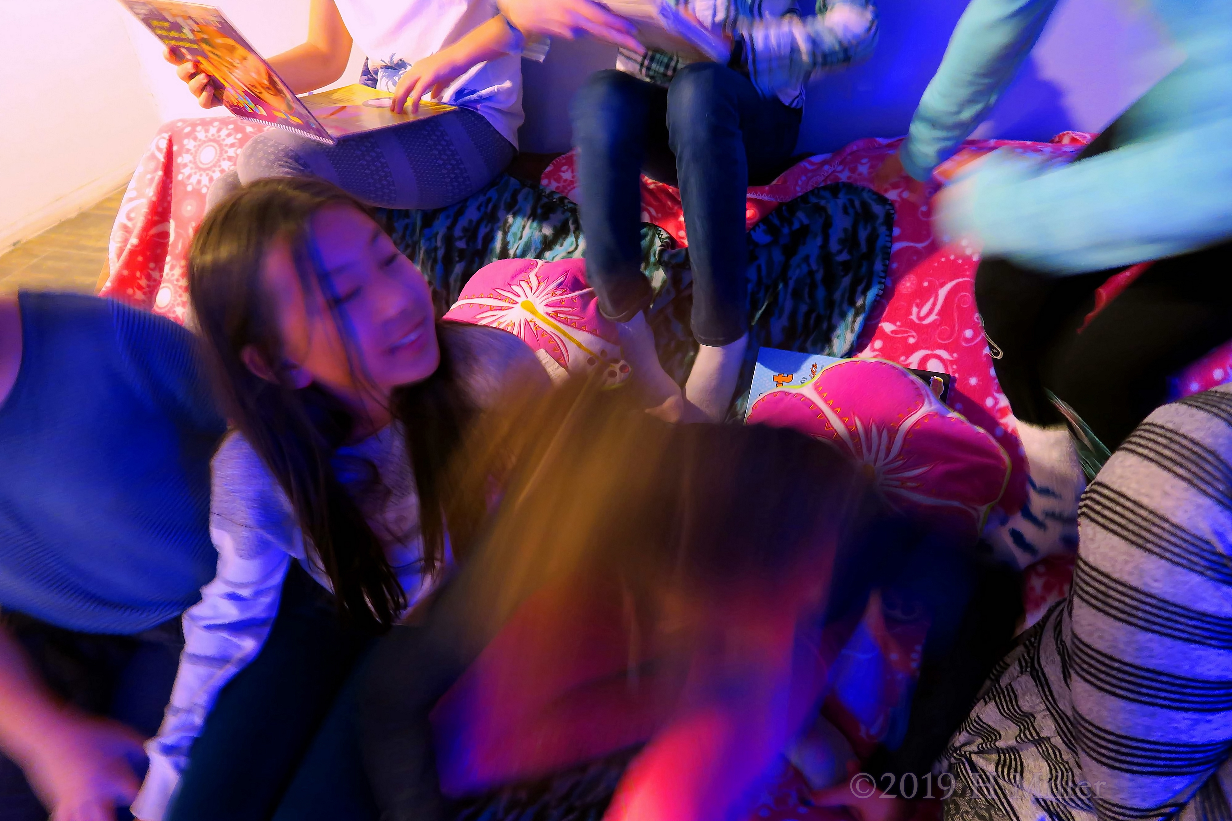 Group Hang Vibes! Group Photo For Spa Party Guests! Group Hang Vibes! Group Photo For Spa Party Guests!