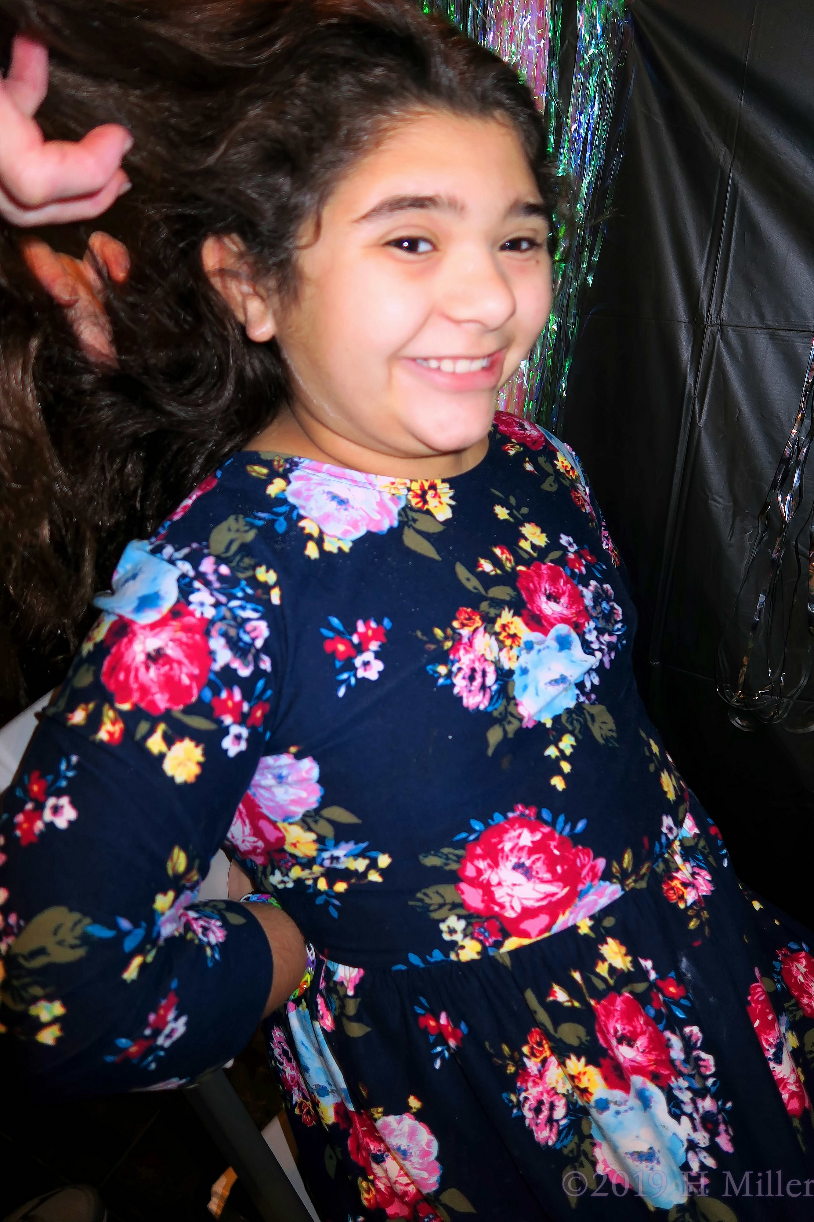 Hair Styling And Smiling! Kids Hairstyle On Party Guests! 4 Hair Styling And Smiling! Kids Hairstyle On Party Guests! 4