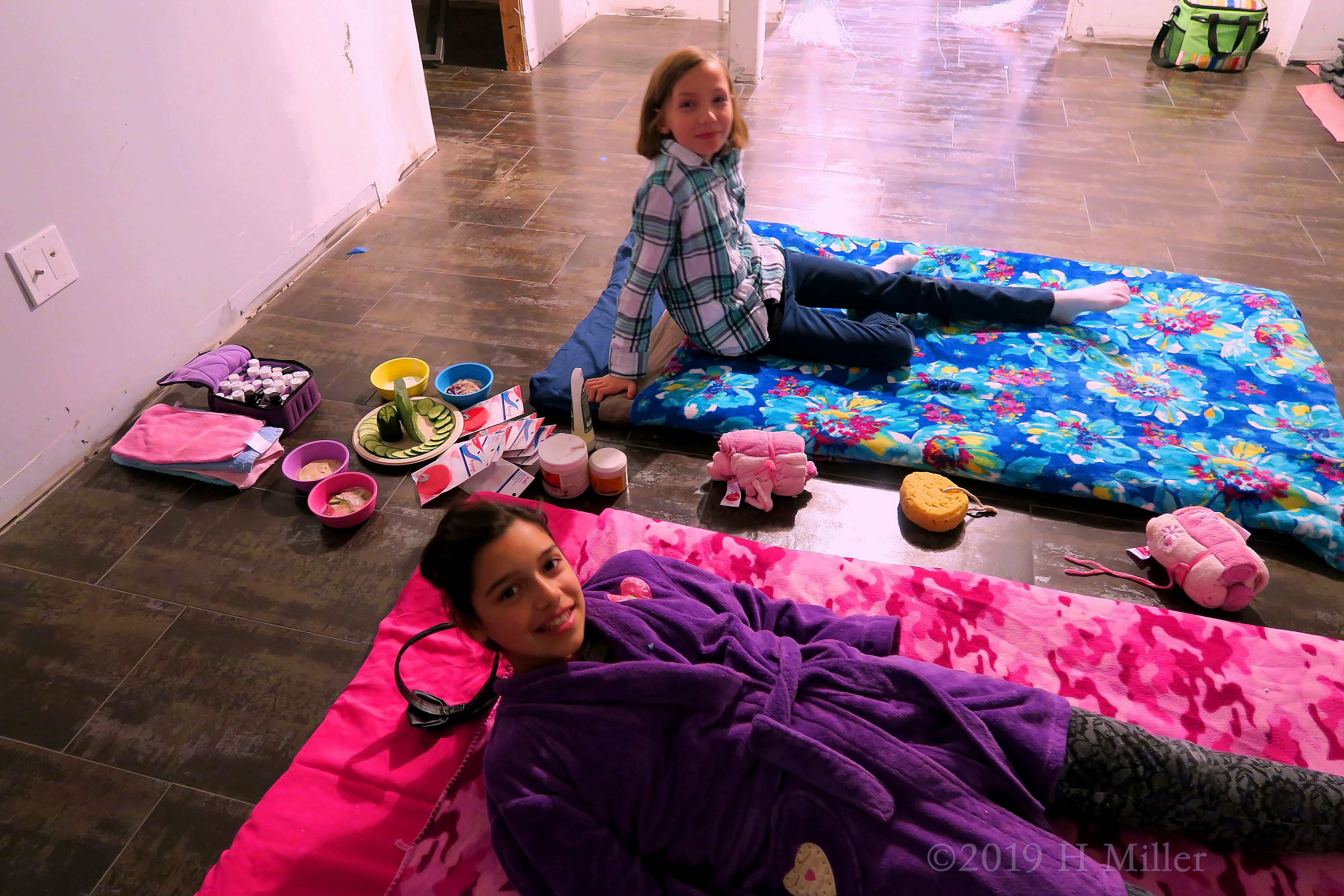 Propped Up For Pictures! Kids Facial Station At Spa Party! Propped Up For Pictures! Kids Facial Station At Spa Party!