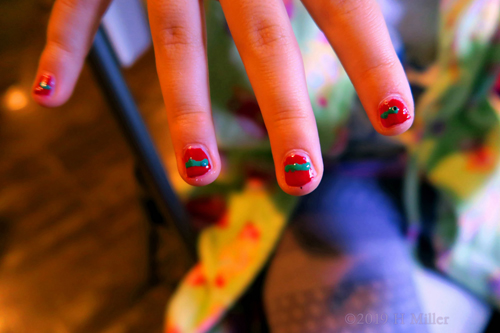 Colors Are So Pretty On The Snake Nail Design On This Kids Mani! Colors Are So Pretty On The Snake Nail Design On This Kids Mani!